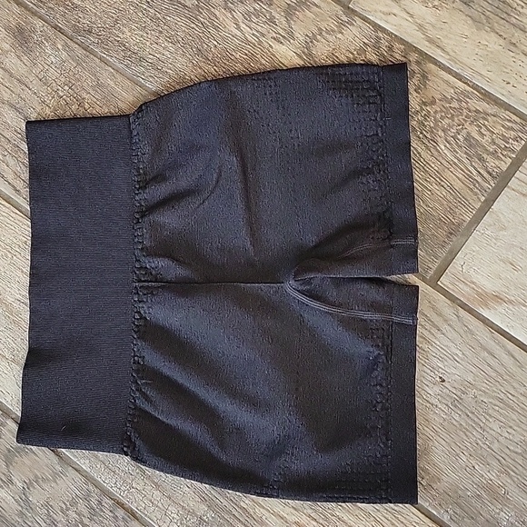 Bike Shorts Size Small NWOT - Picture 2 of 4